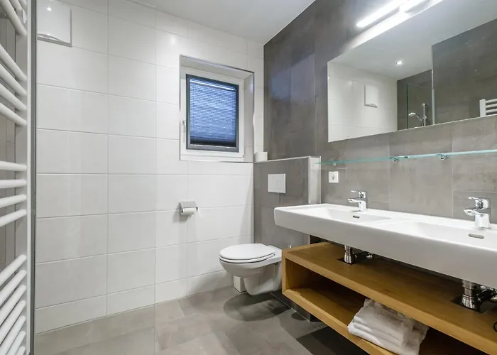 Hirnreit בית נופש לאוגנג